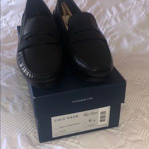 NWT Women’s BLACK Cole Haan Grand Penny - Size 6